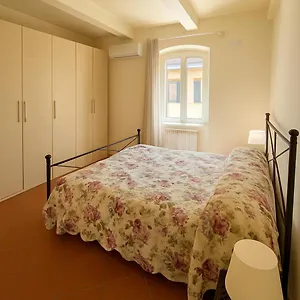 Casa vacanze L'orologio Matto, Marina Di Carrara